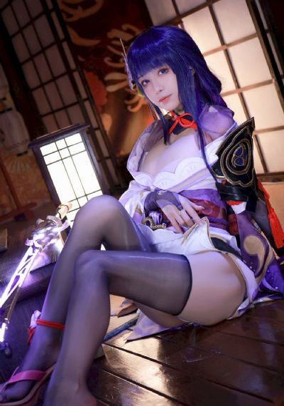 蓝光真人实拍女处被破的导演和主演_4K电影在线观看